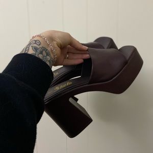 Dark brown mules platform heel chunky 70s shoes
